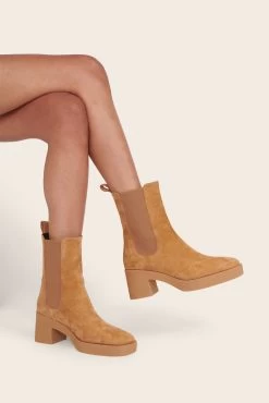 CYBIL BOOT | CASHEW SUEDE 11 CYBIL BOOT | CASHEW SUEDE -Chic Style Shop 34 1328 CASH 00185 web