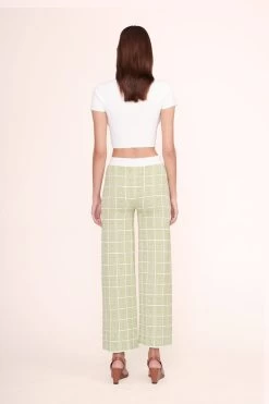 ILA TOP | WHITE -Chic Style Shop ILA TOP WHITE AVALANCHE PANT MAZE MOSS 00504 web