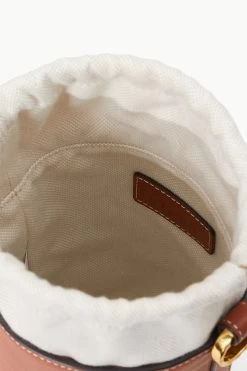 WATER BOTTLE BAG | TAN 12 WATER BOTTLE BAG | TAN -Chic Style Shop STAUD WATERBOTTLE BAG TAN SUPF 23 ECOM 4