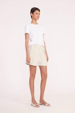 LUISA SHORT | OAT MILK 8 LUISA SHORT | OAT MILK -Chic Style Shop luisa short oatmilk 00737 web